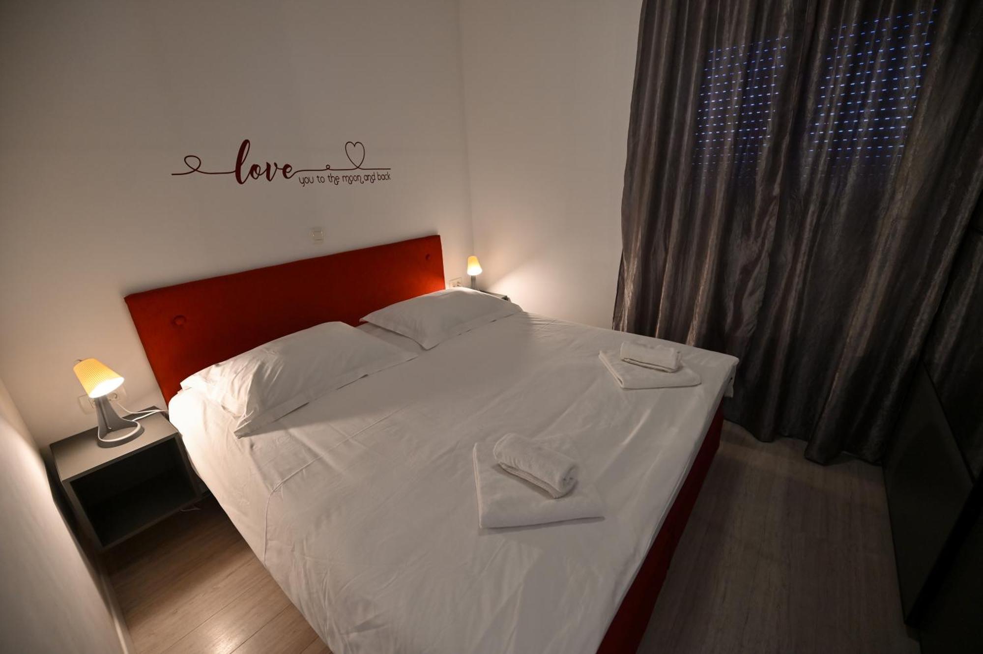Apartment Marko Trogir Eksteriør billede