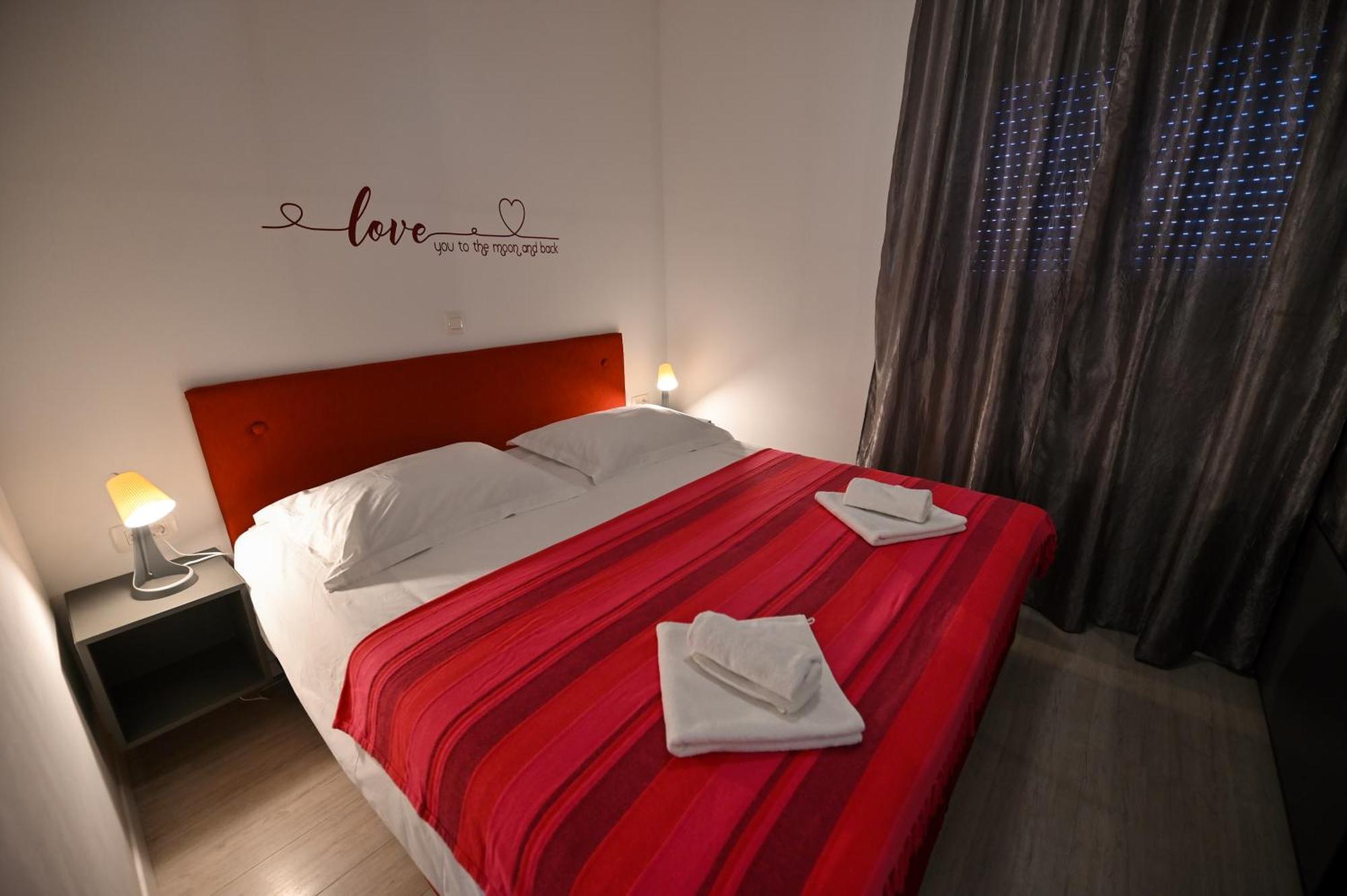Apartment Marko Trogir Eksteriør billede